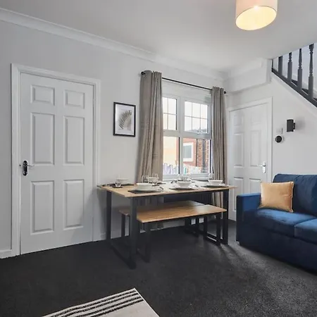 Cosy 3-Bedroom House In Seaham - Street Parking Exterior photo