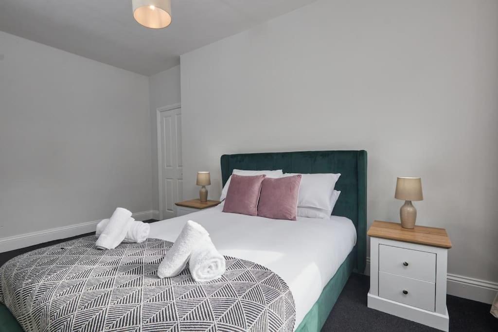 Cosy 3-bedroom House In - Street Parking Holiday home